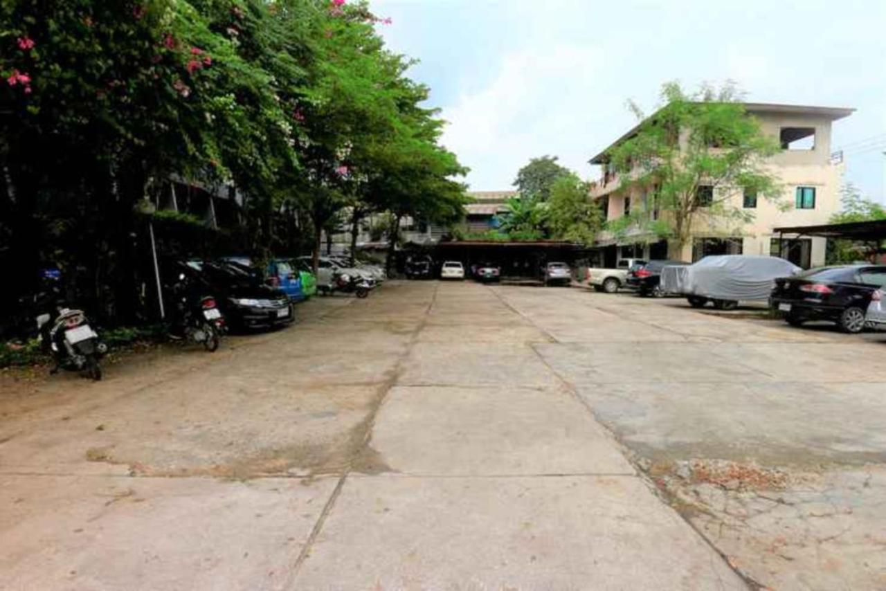 Platinum Place Banguecoque Exterior foto