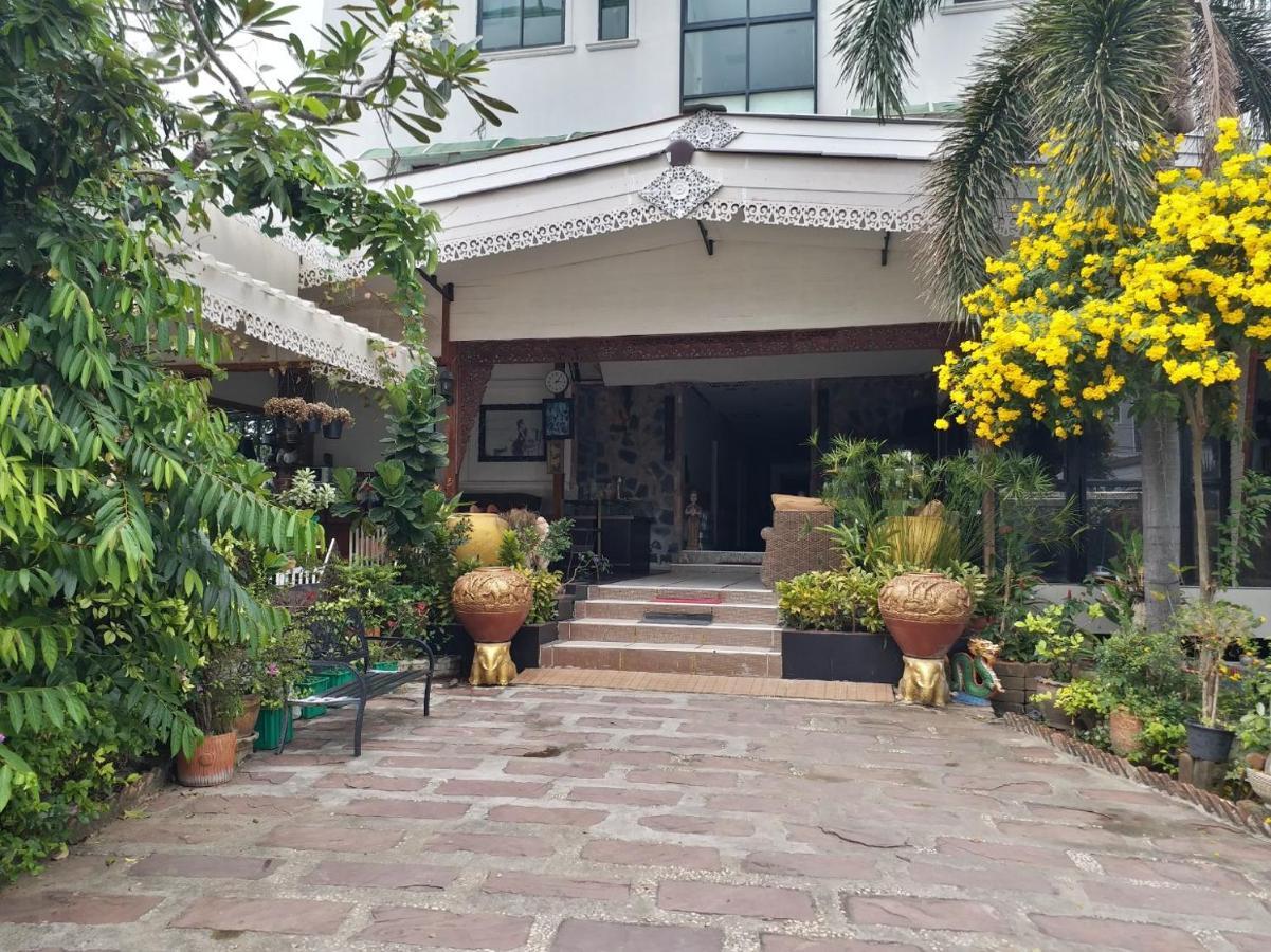 Platinum Place Banguecoque Exterior foto